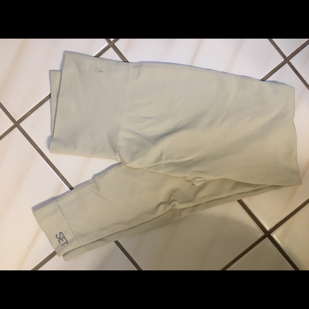 SET active sculptflex leggings in OAT MILK